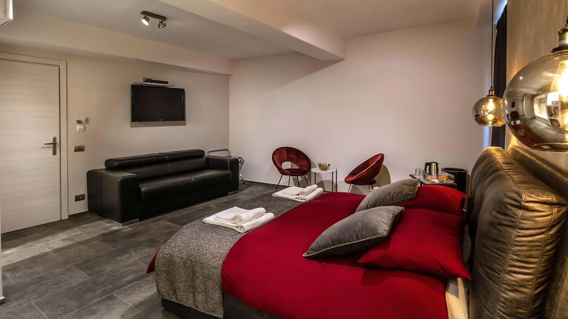 Black And White Suite Rome