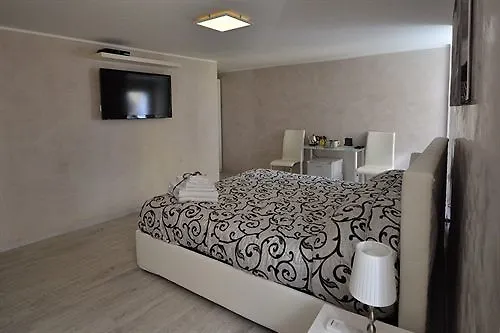 Black And White Suite Rome