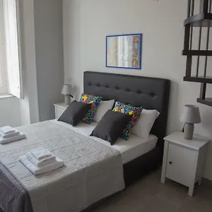 vesuvius-luxury-suites.hotels-amalfi.com/