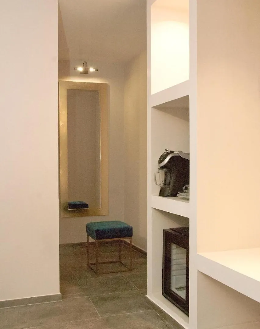 Bed and breakfast Black And White Suite Roma